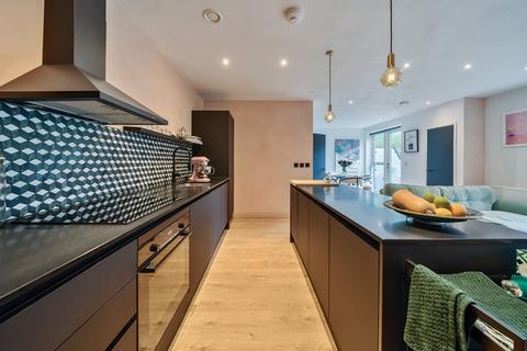 2 bedroom apartment for sale, Nightingale Grove, London