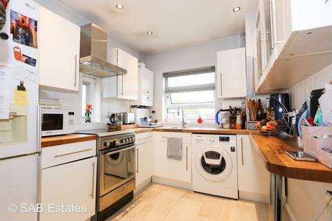 2 bedroom maisonette for sale, Beechwood Avenue, Greenford, UB6