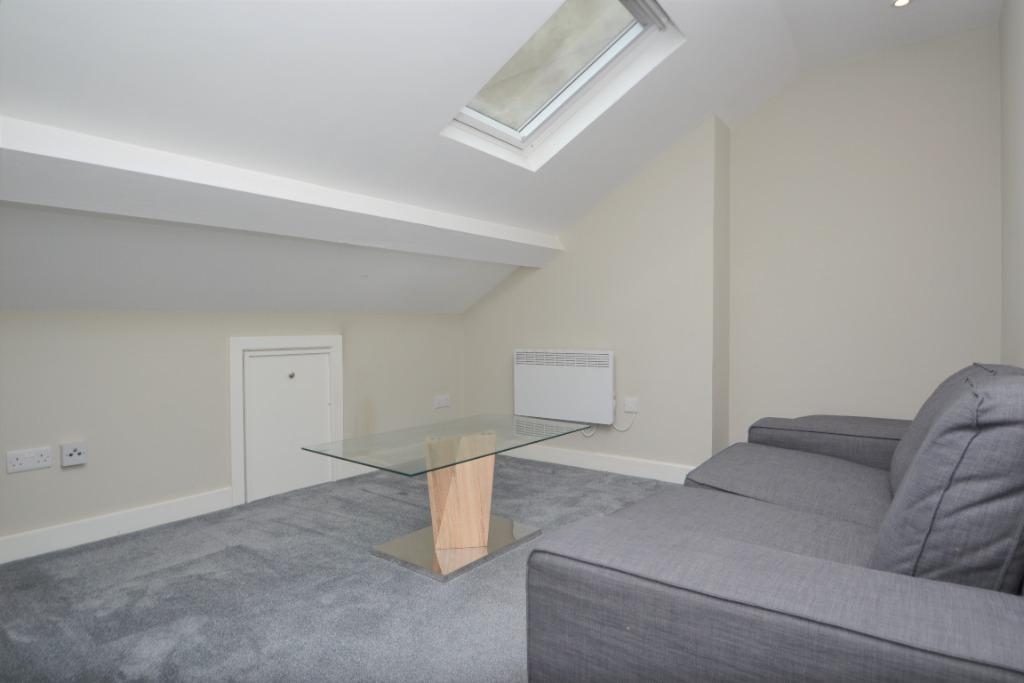 Westfield Terrace, Leeds LS7 1 bed flat to rent £825 pcm (£190 pw)