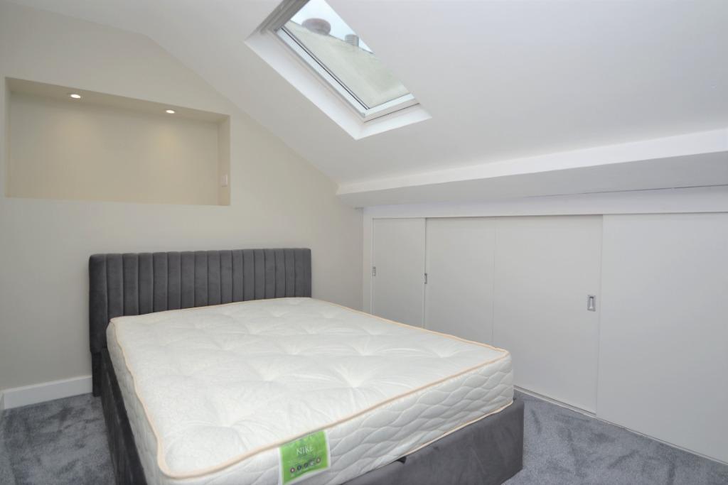 Westfield Terrace, Leeds LS7 1 bed flat to rent £825 pcm (£190 pw)