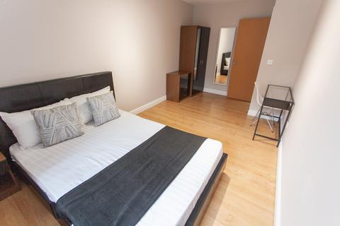 3 bedroom flat to rent, Stafford Street, L3 8LX,