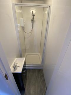 6 bedroom semi-detached house to rent, Leighbrook Road, Manchester M14