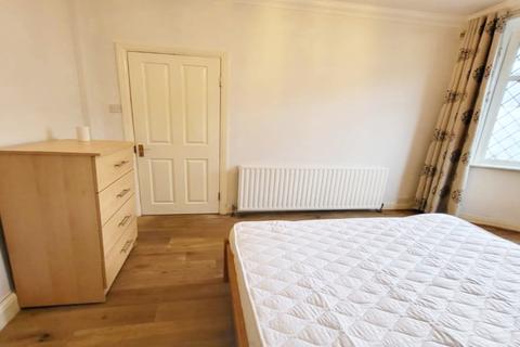 4 bedroom terraced house to rent, London, SW16