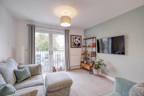 2 bedroom flat for sale, Loxley Court, Baldwins Lane, Birmingham, B28 0FH