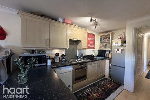 2 bedroom apartment to rent, Coopers Rise, High wycombe