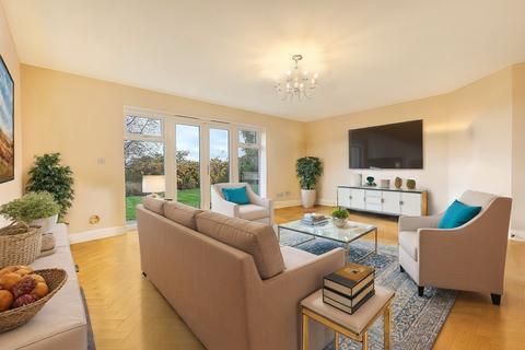 4 bedroom detached house for sale, Bell Hill Close, Billericay, CM12