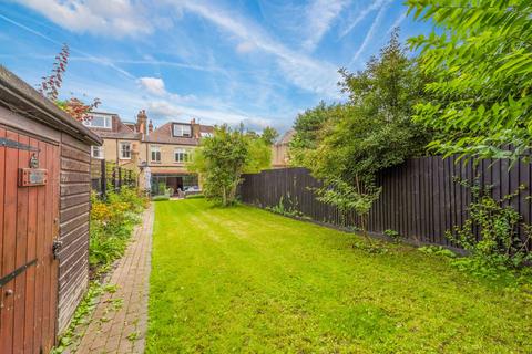 4 bedroom semi-detached house to rent, Townley Road Dulwich SE22 8SR