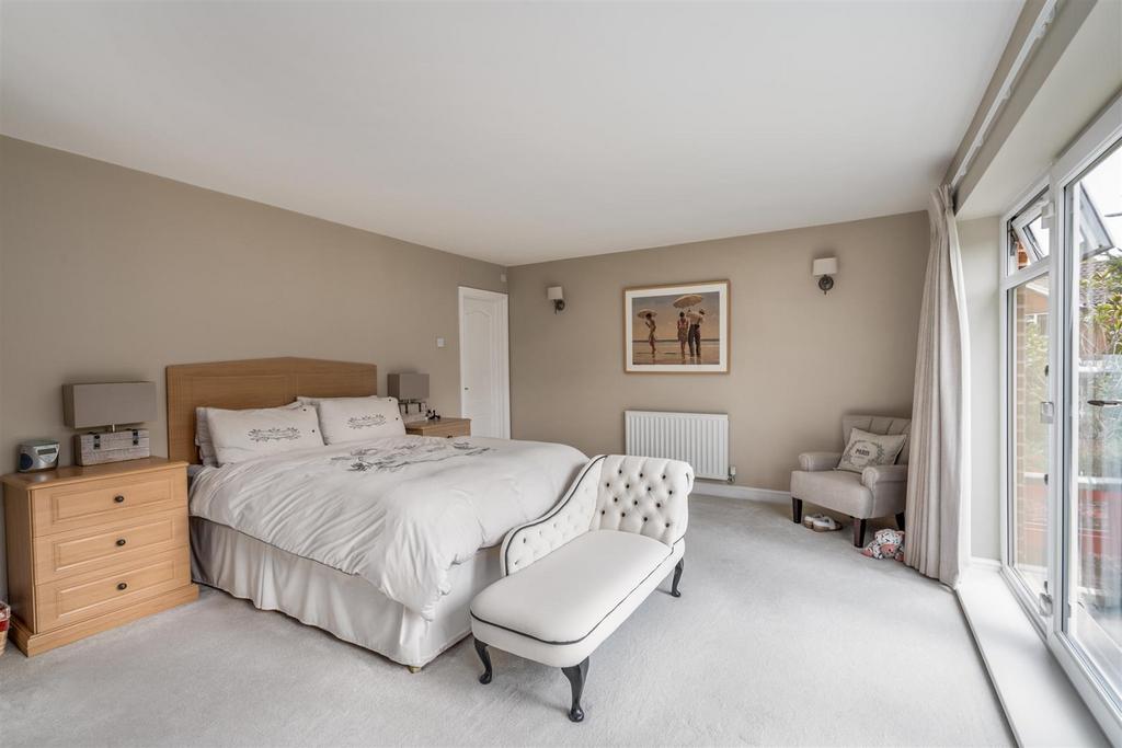15 Oaken Drive-25 lo.jpg