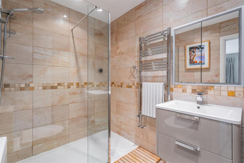 15 Oaken Drive-28 lo.jpg