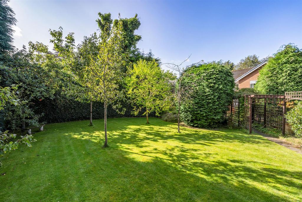 15 Oaken Drive-50 lo.jpg