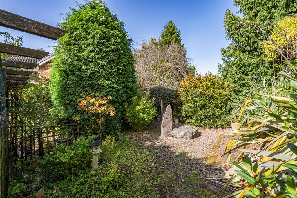 15 Oaken Drive-51 lo.jpg