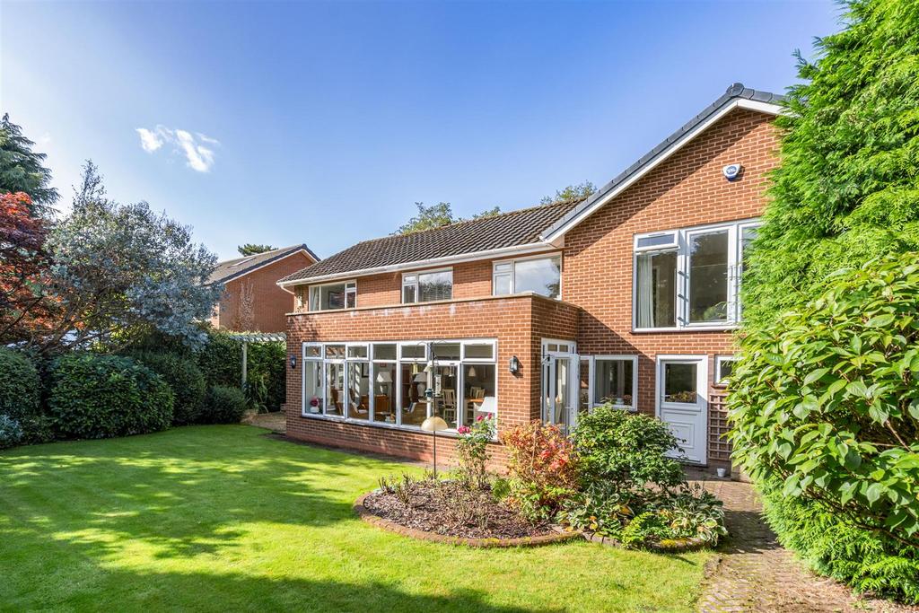 15 Oaken Drive-53 lo.jpg