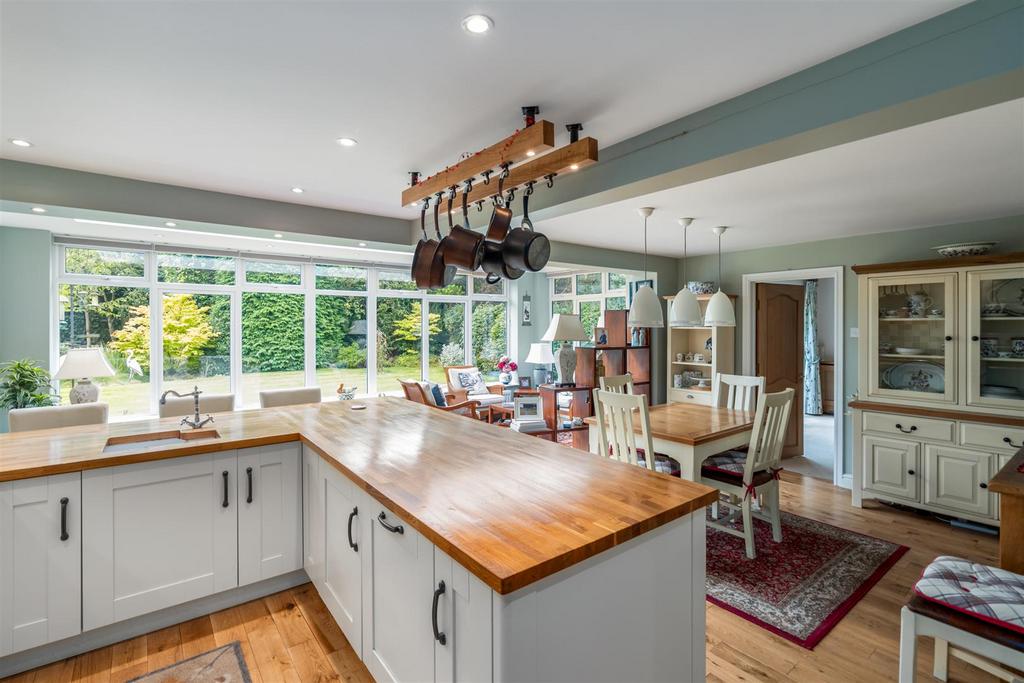 15 Oaken Drive-12 lo.jpg