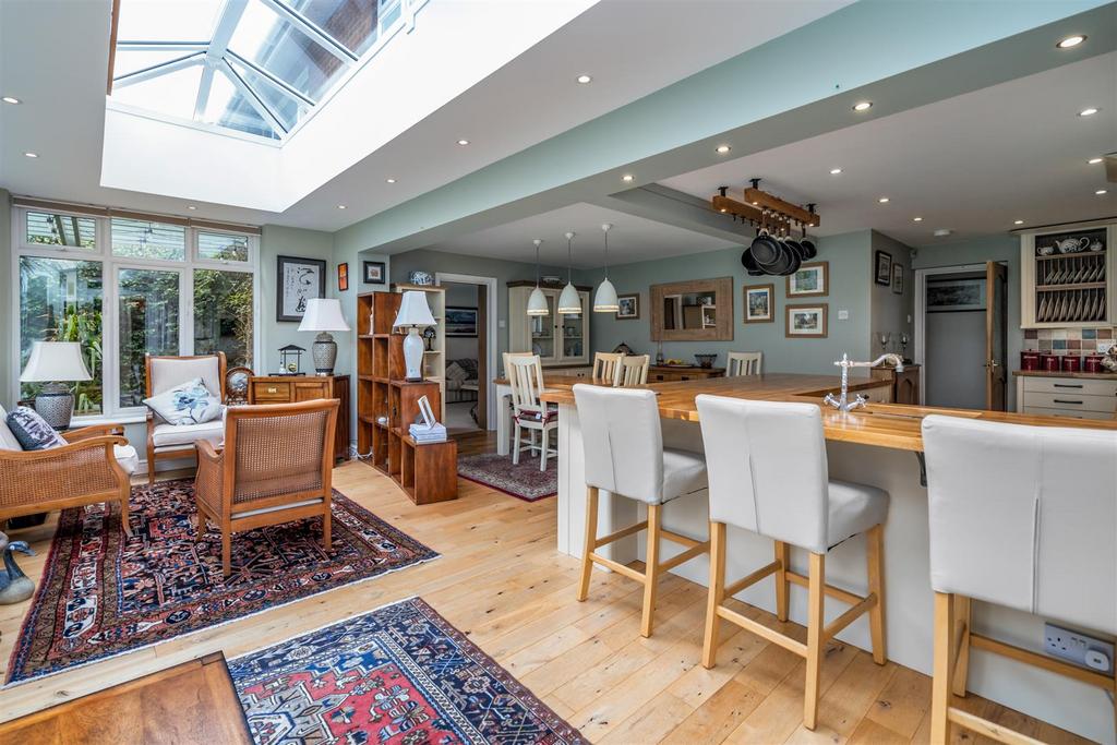 15 Oaken Drive-8 lo.jpg