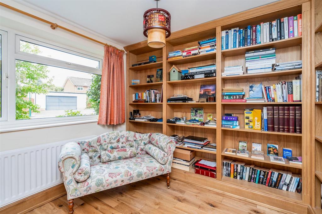 15 Oaken Drive-2 lo.jpg