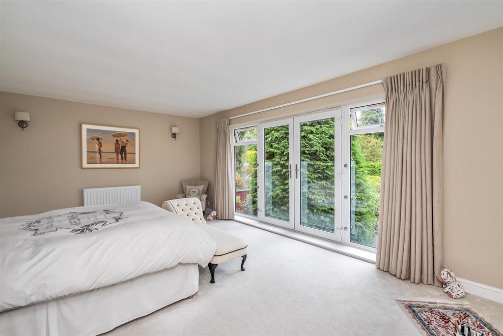 15 Oaken Drive-26 lo.jpg