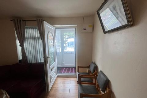 2 bedroom terraced house for sale, Smethwick, West Midlands B18