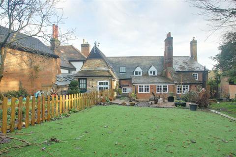 2 bedroom house for sale, High Street, Kings Langley