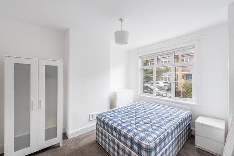 4 bedroom maisonette to rent, Strickland Row, Wandsworth Common SW18