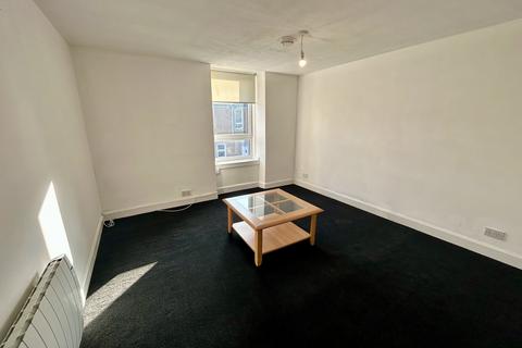 2 bedroom flat to rent, Mains Road, Dundee,