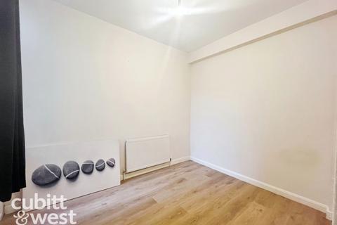 3 bedroom terraced house to rent, AVAILABLE WITH NO DEPOSIT Copnor Road Portsmouth PO3