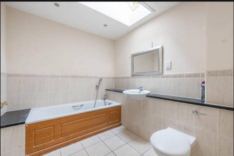 House share to rent, Kewferry Drive, Greater London, HA6