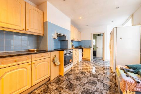 6 bedroom house to rent, Miranda Road, Whitehall Park, London, N19