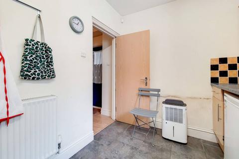 2 bedroom flat to rent, Wickham Road, Brockley, London, SE4