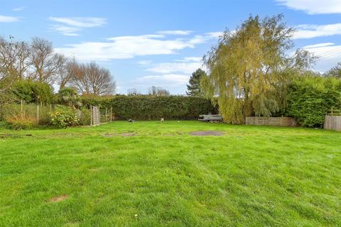 2 bedroom detached house for sale, Third Avenue, Chichester, West Sussex