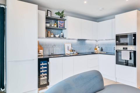 2 bedroom flat for sale, Lombard Square, Greenwich SE18