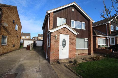 3 bedroom detached house to rent, Ribblesdale Avenue, Leeds LS25