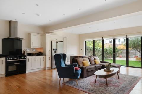 5 bedroom semi-detached house for sale, London W4