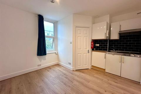 Studio to rent, 47 London Road, Southborough, Tunbridge Wells