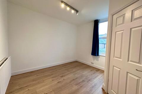 Studio to rent, 47 London Road, Southborough, Tunbridge Wells