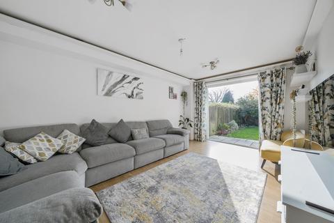 2 bedroom maisonette for sale, Tolcarne Drive, Pinner, Middlesex, HA5