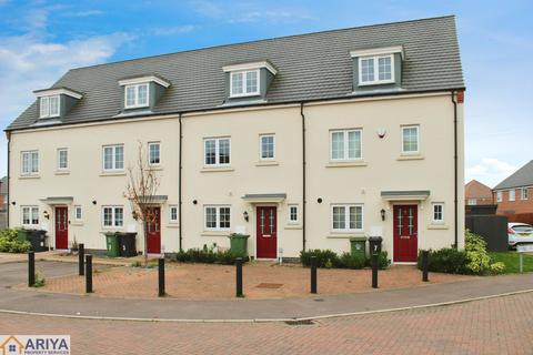 3 bedroom townhouse to rent, Wagtail Drive, Hallam Fields, Birstall, Leicester LE4