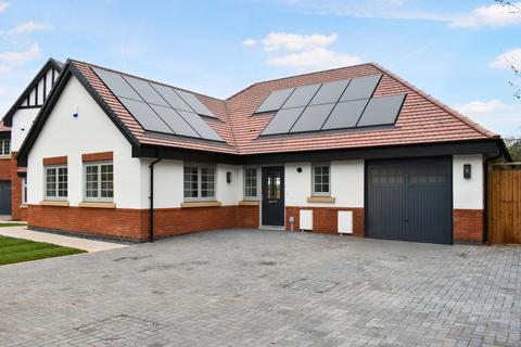 3 bedroom bungalow for sale, Oakley Meadows, Droitwich Spa WR9