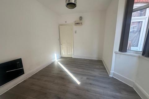 1 bedroom flat to rent, Fosse Road South, Leicester LE3