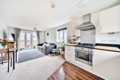 16 Raynham Close, Guildford, GU4 7TS