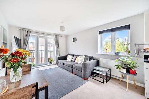 16 Raynham Close, Guildford, GU4 7TS