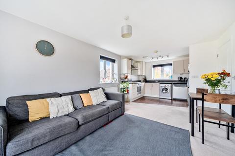 16 Raynham Close, Guildford, GU4 7TS