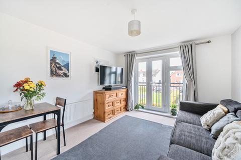 16 Raynham Close, Guildford, GU4 7TS