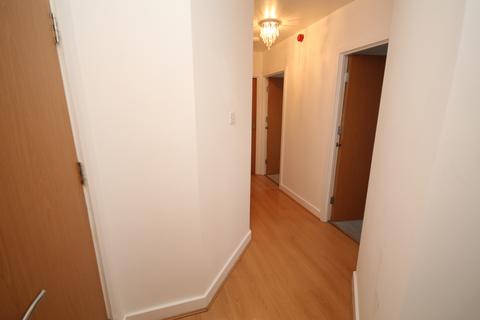 2 bedroom flat to rent, Garthorp Road, Manchester, M23 0AT