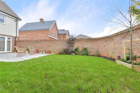 3 bedroom detached house for sale, Seymour Drive, Marden, Tonbridge, Kent