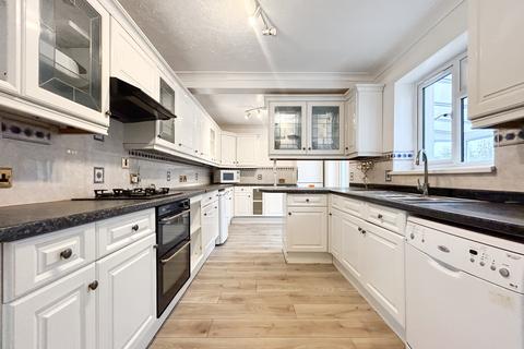 13 Teynham Green, Gillingham, ME8 6NZ