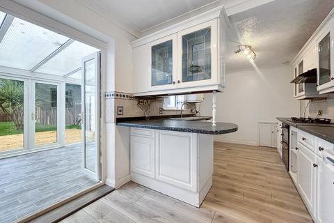 13 Teynham Green, Gillingham, ME8 6NZ