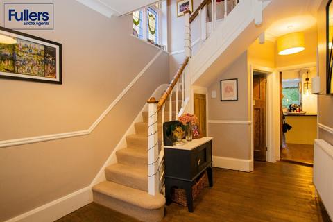 5 bedroom semi-detached house for sale, Shrubbery Gardens, London N21