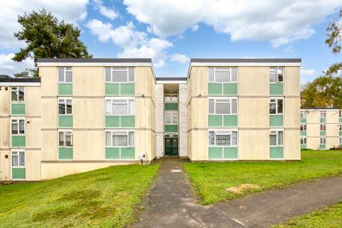 2 bedroom flat for sale, Hambleden Court, Bracknell RG12