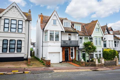 5 bedroom semi-detached house for sale, Woodfield Road, Leigh-on-sea, SS9