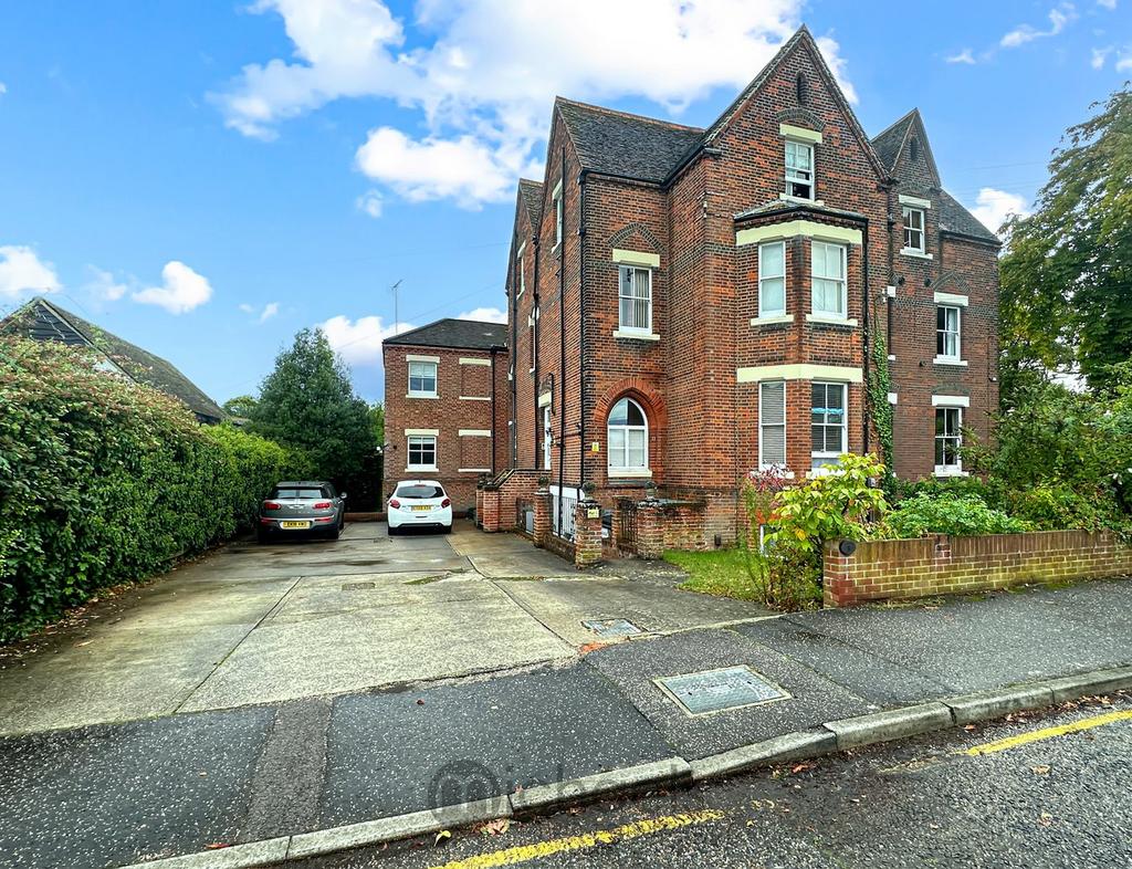 Queens Road, Lexden, Colchester, CO3 1 bed apartment for sale £160,000